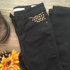 Skinny jeans with studs